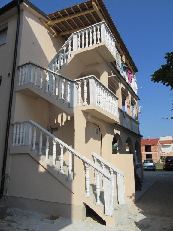 Apartments Ninske Vodice 외부 사진